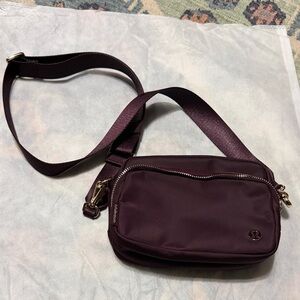 lululemon athletica Crossbody Bag in Dark Purple